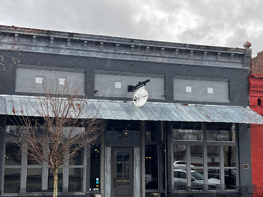 Hubbard's Off Main - Thumbnail