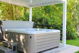 Photo n°11 de Ozenne Piscines & Spas / l'esprit piscine à Granville (Magasin de matériel pour piscines)