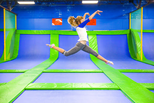 Jumping World - Visual