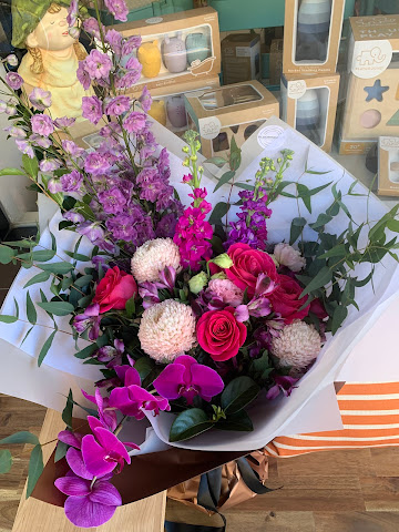 BLOOMINGALES by null