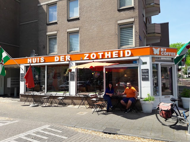 Literair Café Huis Der Zotheid