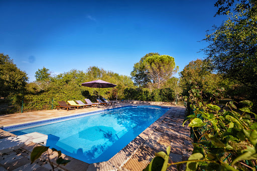 Photo de La Maison des Chênes - Gîte avec piscine dans le Tarn à Cahuzac-sur-Vère (81140)