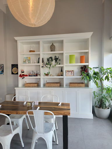 Lluvia Deli Bar & Artefacto - Thumbnail