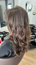 Photo n°15 de Ana De Almeida à Neauphle-le-Château (Salon de coiffure)
