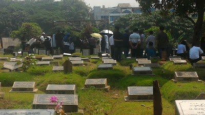 Photos of Joglo Cemetery