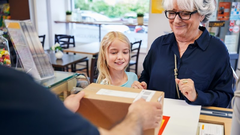 DHL eCommerce ServicePoint GLASGOW photo 2