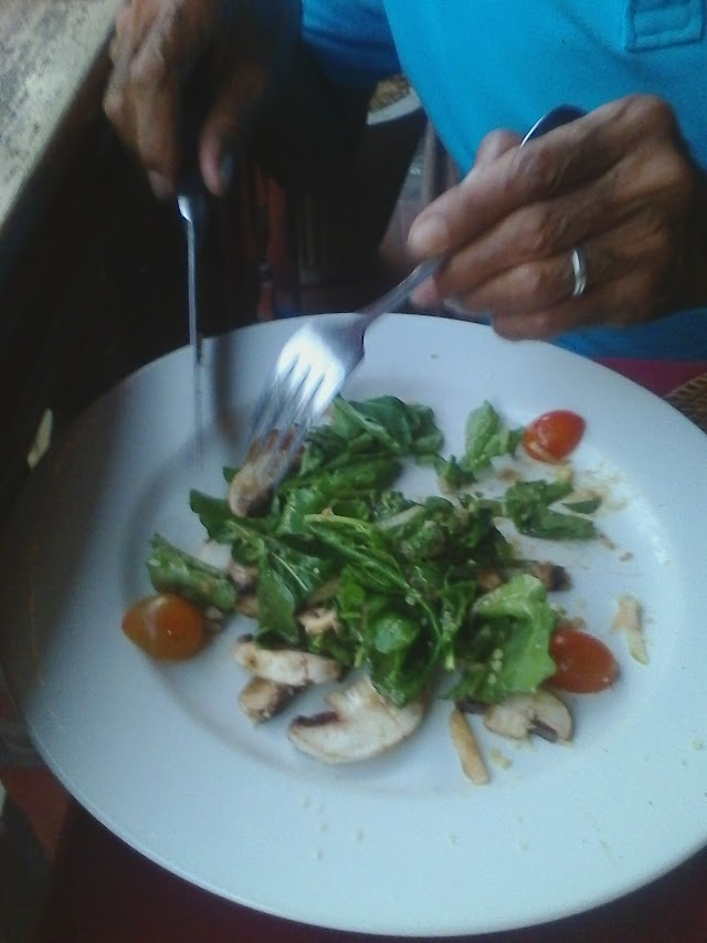 malo's Restaurant & Bar