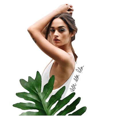 Photos of LARA FUKS