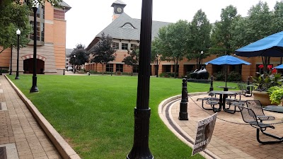 Photos of Grand Valley State University: Pew Campus