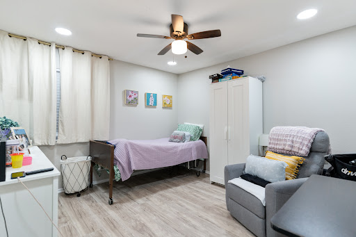 Silverleaf Eldercare at Lakeline