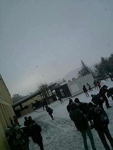 Middle School De La Comté Henri-Bertrand