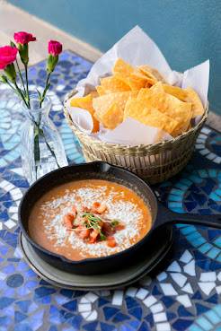 Condesa Phoenix by null