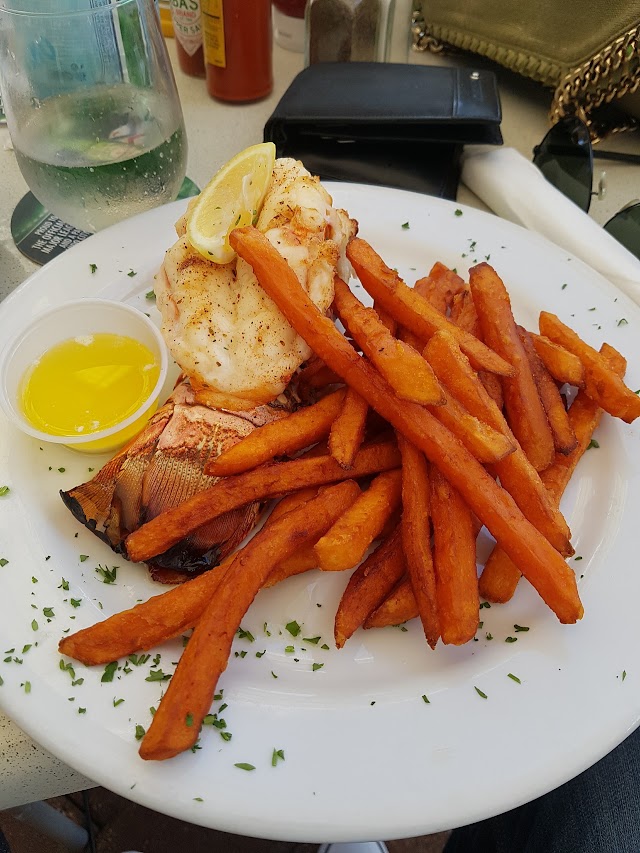 Tradewinds Bar and Grill