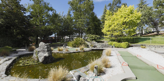 Queenstown Mini Golf
