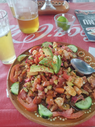 Birria Y Mariscos "El Peluchon"
