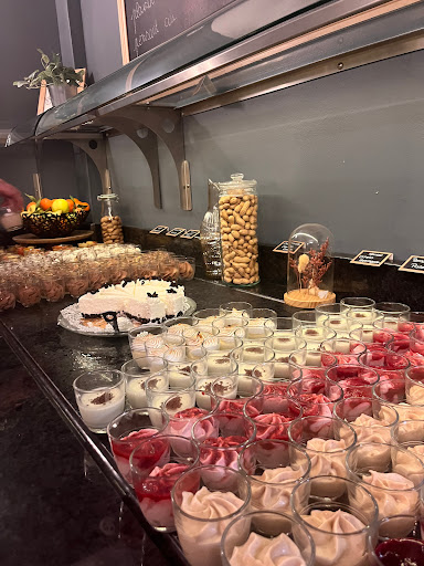 Au Buffet - Thumbnail