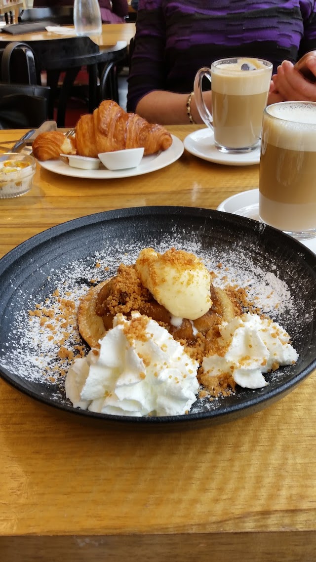 Pompidou Bistro and Bar