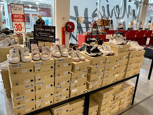 Photo n°34 de Galeries Lafayette Outlet Honfleur à Honfleur (Magasin de vêtements)