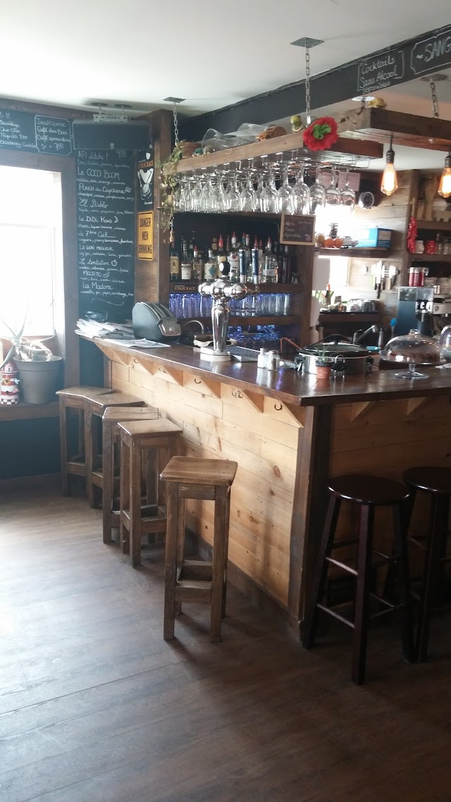 Kiboikoi, Café bar culturel