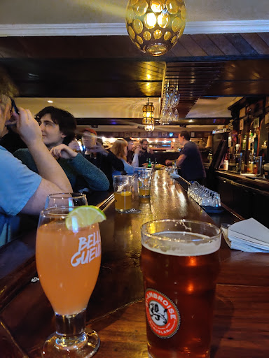Grumpys Bar - Visual