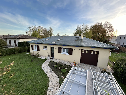 Photo de Kg renovation couvreur zingueur saint-médard-en-jalles | intervention d’urgence et recherche de fuite à Saint-Sauveur (33250)