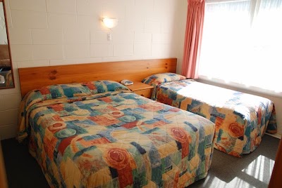 Photos of Manhattan Lodge Motel
