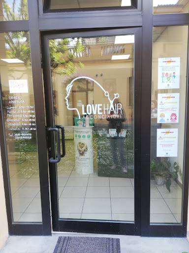 LOVE HAIR Acconciature