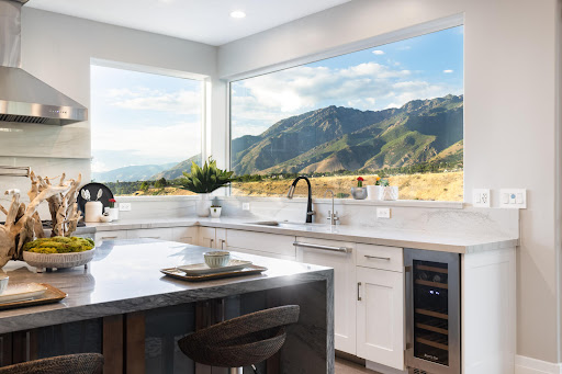 Laurel Simmons, REALTOR-Associate Broker | Summit Sotheby's International Realty - Thumbnail
