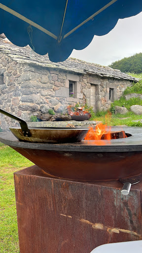 Photo 2 - ROUGE VIF TRAITEUR D'ALTITUDE CUISINE VOLCANIQUE