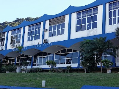 Photos of City Hall Cambori&uacute;