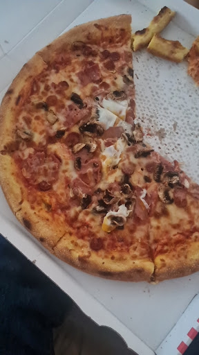 Photo 2 - BUENO PIZZA