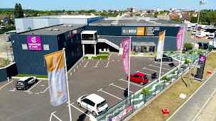 Photo n°1 de Fenêtres Volets Portes Maurepas - CASELIA à Trappes (Magasin de carrelage)