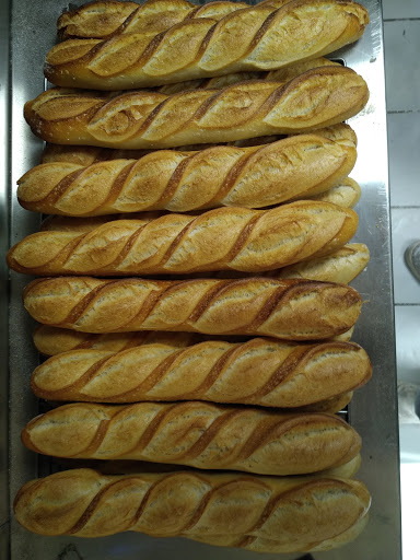 Pasta and bread - Thumbnail