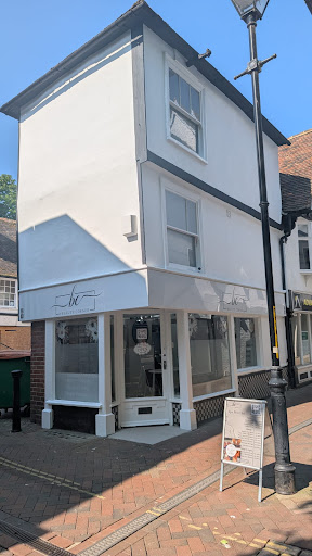 Beauty Corner Ashford – Massage, Lashes, Nails, Facials, Manicures & Pedicures Salon