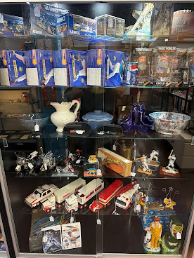 Antiques & Geeks Collectibles on Sunset by null