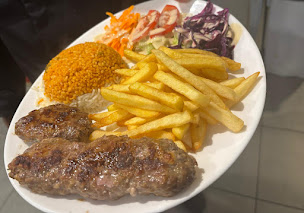 Photo n°1 de Kebab à l’étage à Saint-Bonnet-de-Mure (Restaurant familial)