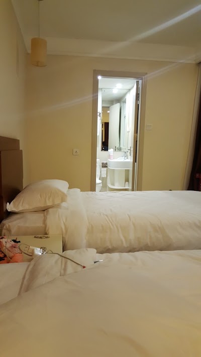 Photos of Ole London Hotel
