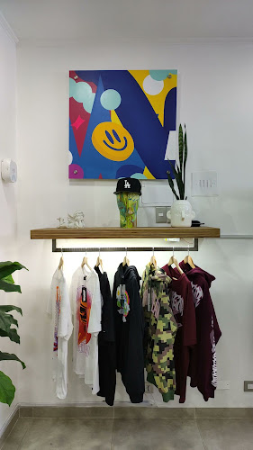 Opiniones de What Up Street Wear en Maipú - Tienda de ropa