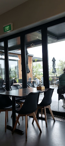Salt N Pepper Cafe/Restaurant/Bar Open Times