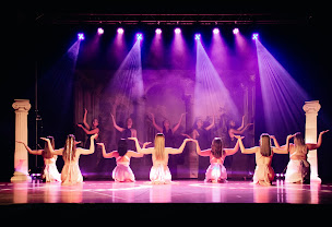 Photo n°2 de Compagnie Art'Danse à Saint-Just-Luzac (École de danse)