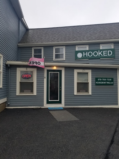 Hooked Knitting - Visual