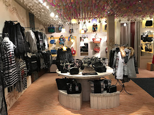 Photo n°2 de Desigual à Colmar (Magasin de vêtements)