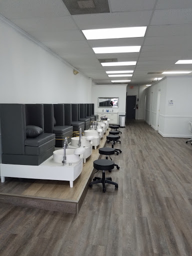 Polished Nail and Beauty Bar Kendall - Thumbnail