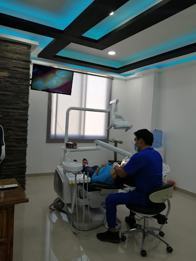 Consultorio Dental "Maxilart" Logo