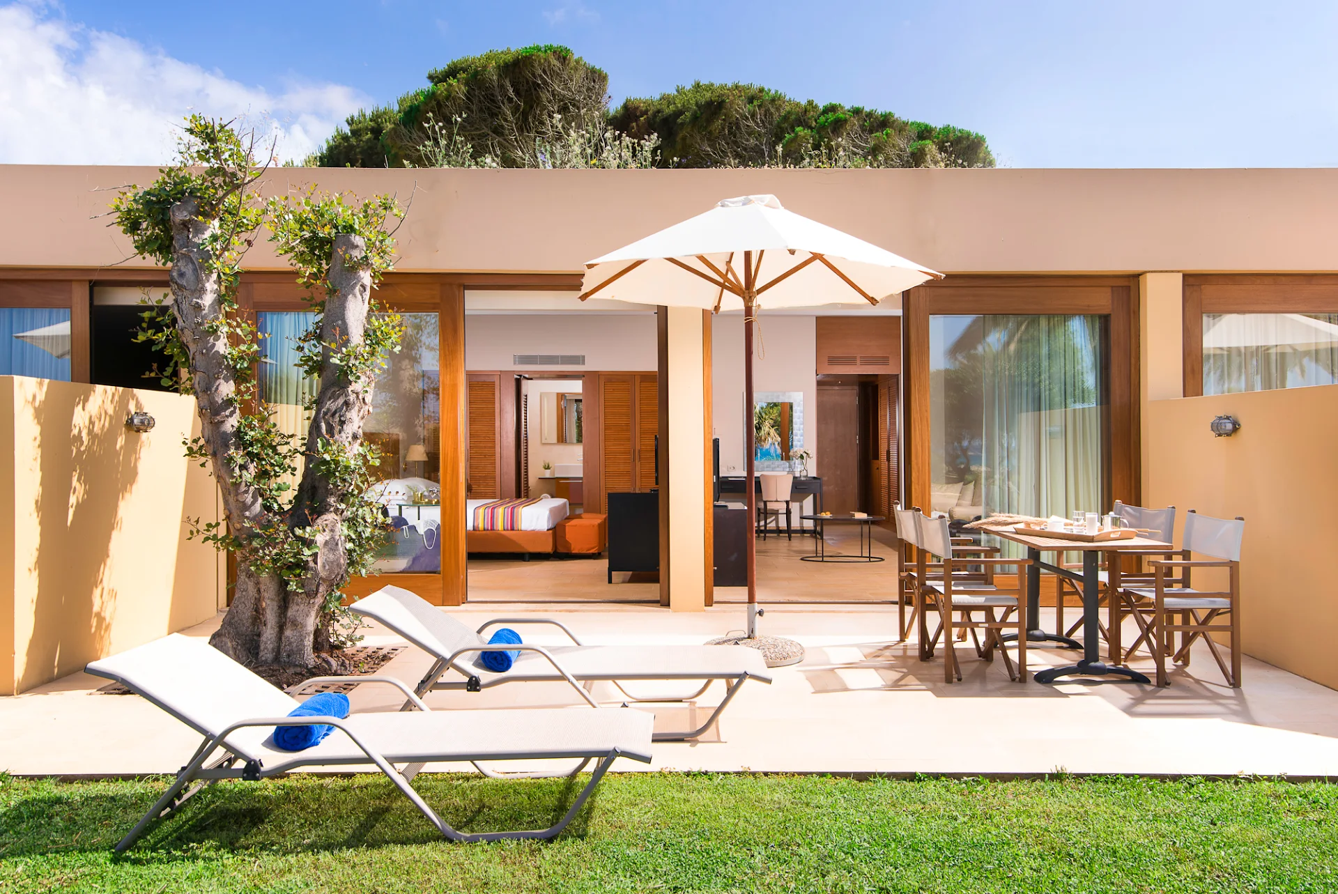 Kernos Beach Hotel & Bungalows