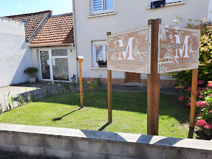 Photo n°1 de Mademoiselle M à Coquelles (Salon de coiffure)