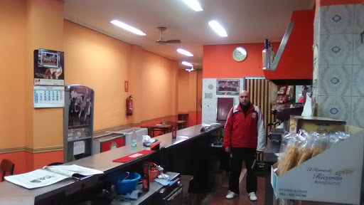 Bar Benavides - Visual