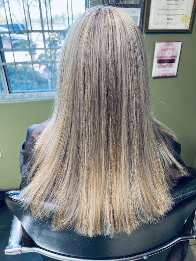 Essentials Salon - Visual