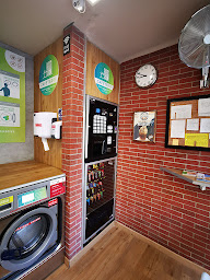 Photo n°8 de Ecolav'Café | Laverie Verte ● Couture & Retouche ● Repassage ● Blanchisserie | Place Narvik • Aix en Provence à Aix-en-Provence (Atelier de couture)