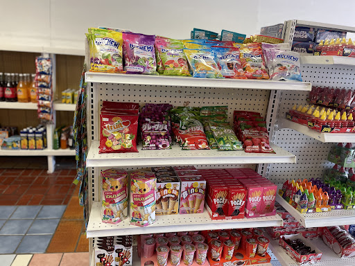 Gio's Candy & More - Thumbnail